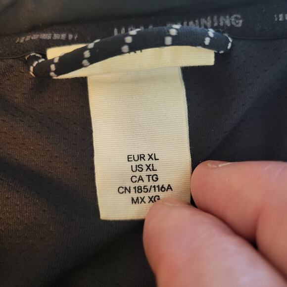 H&M Sport Black Vented Fill Zip Up Lightweight Quilted Running Vest Men's XL - Picture 12 of 13